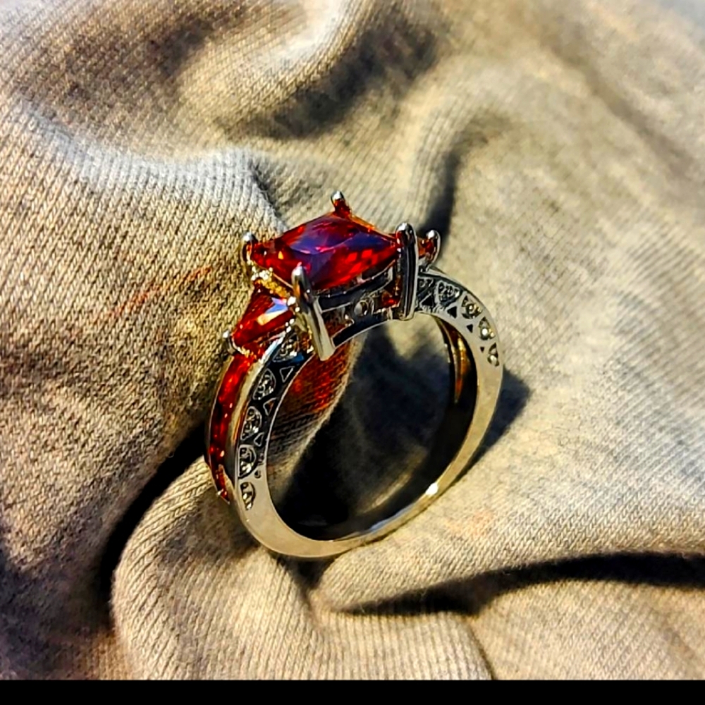 Beautiful Ruby Ring - image 2